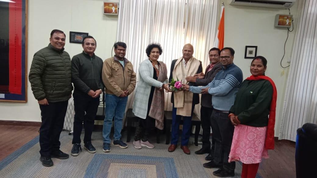 Welcoming Honorable Vice -Chancellor Prof. Byomakesh Tripathy IGNTU.